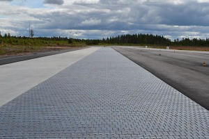 Testovac drha pro automobily ze specilnch dlaeb SKID PAN.