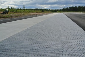 Testovac drha pro automobily ze specilnch dlaeb SKID PAN.